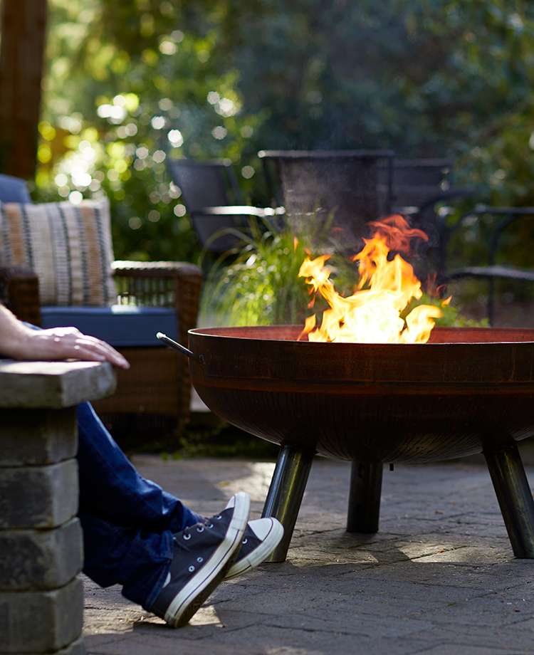 Duraflame | How To Build The Perfect Backyard Campfire